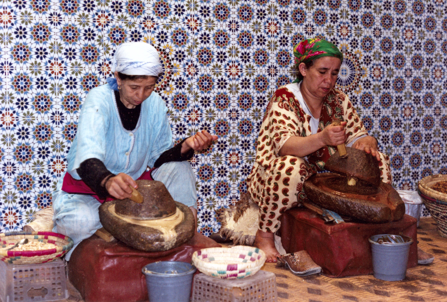 Cold-pressed extraction of Pure Moroccan Argan Oil from Argania Spinosa kernels